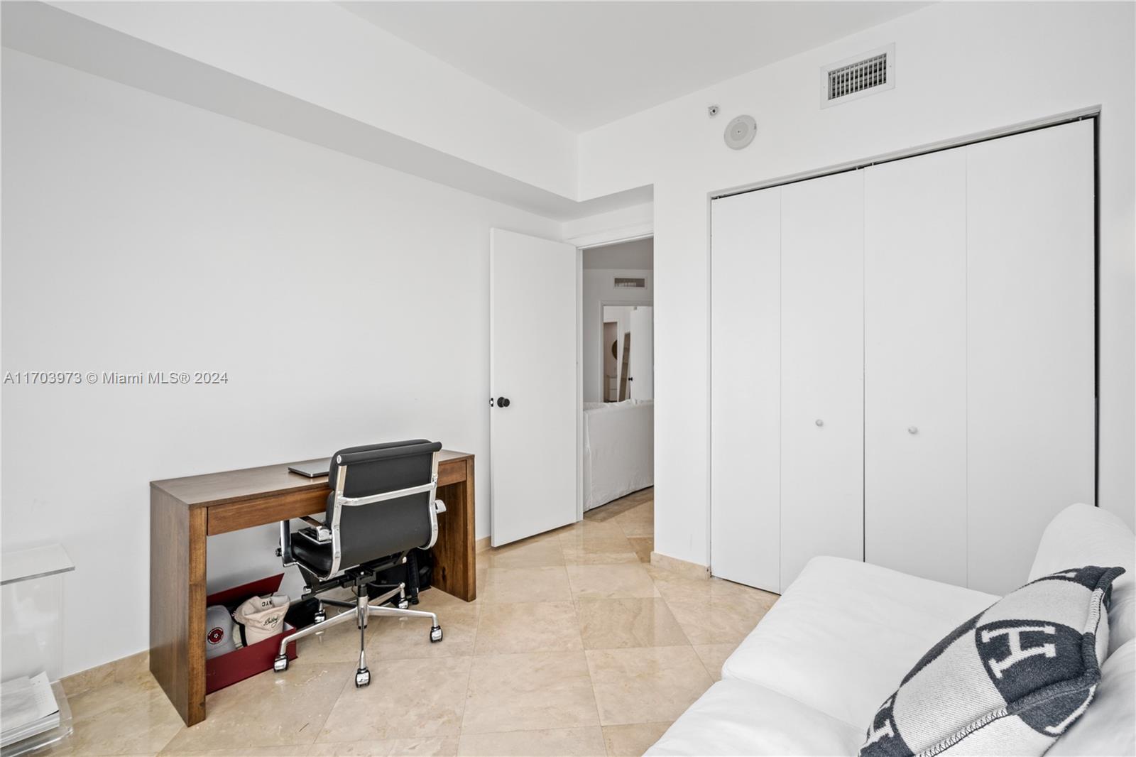 350 S Miami Ave Unit: 2304