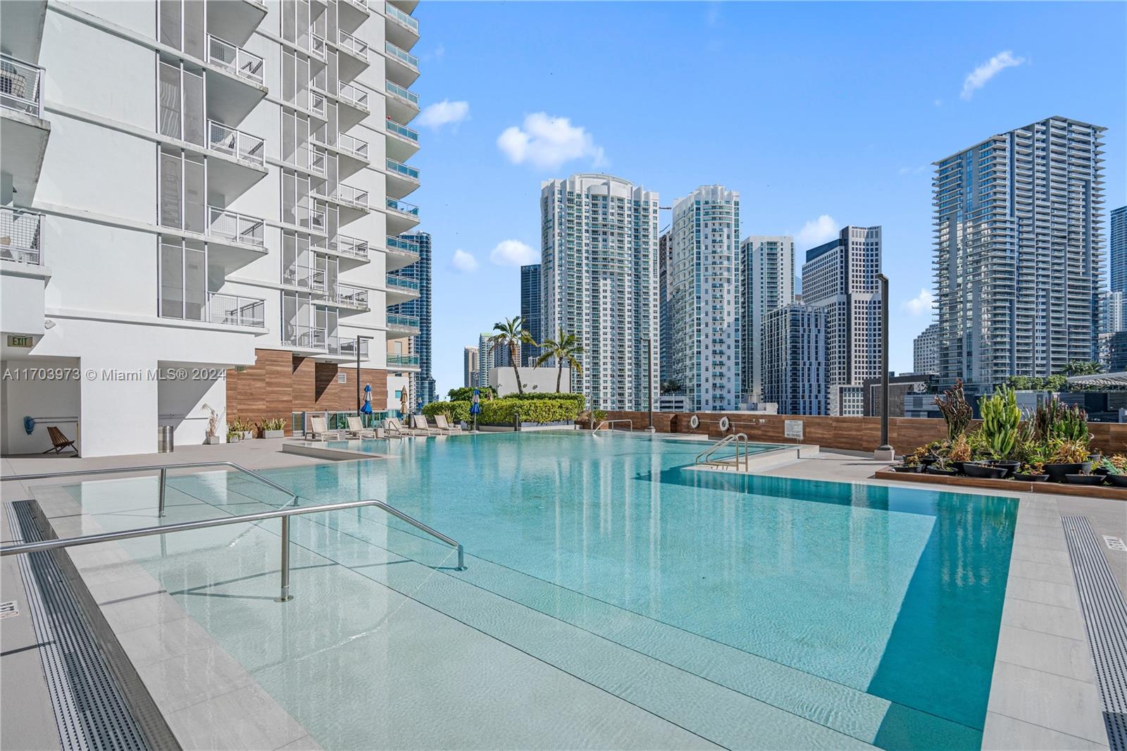 350 S Miami Ave Unit: 2304