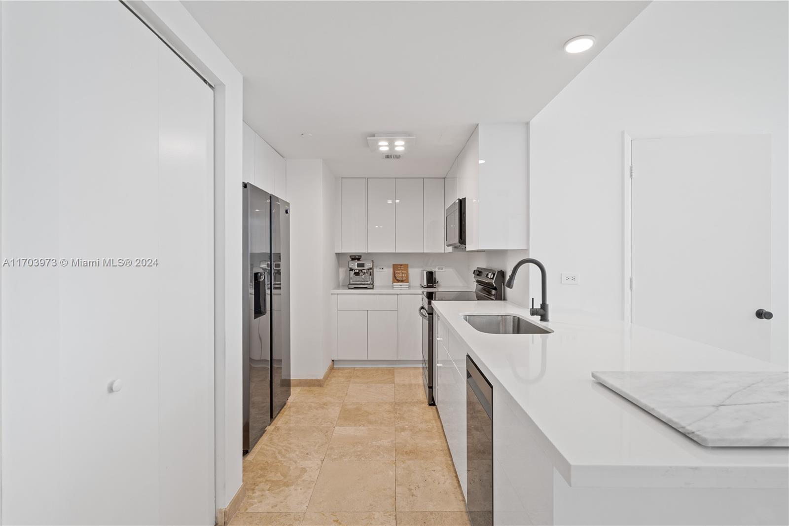 350 S Miami Ave Unit: 2304