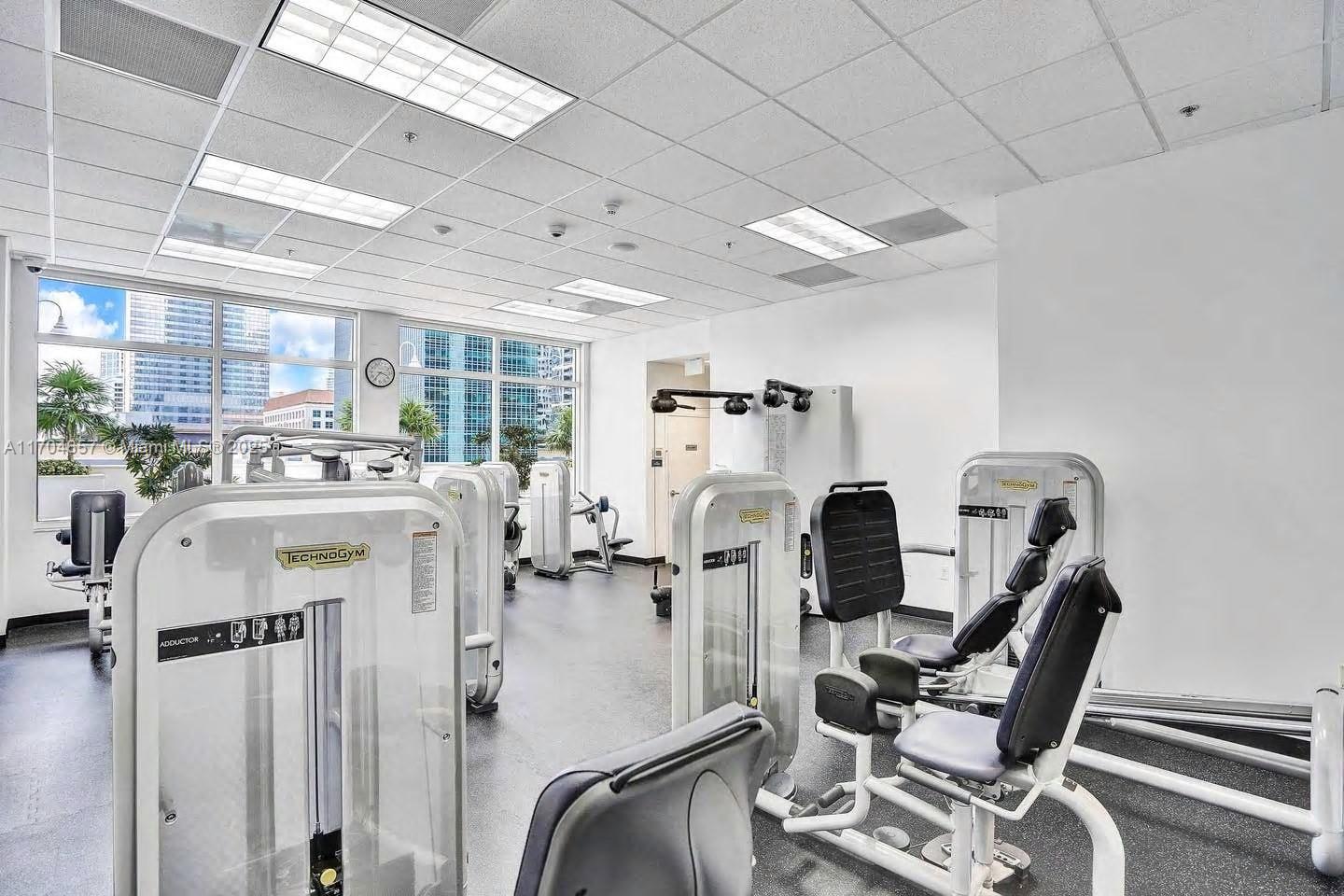 1200 Brickell Bay Dr # 1701
