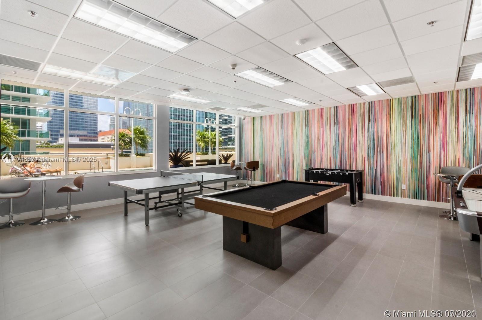 1200 Brickell Bay Dr # 1701