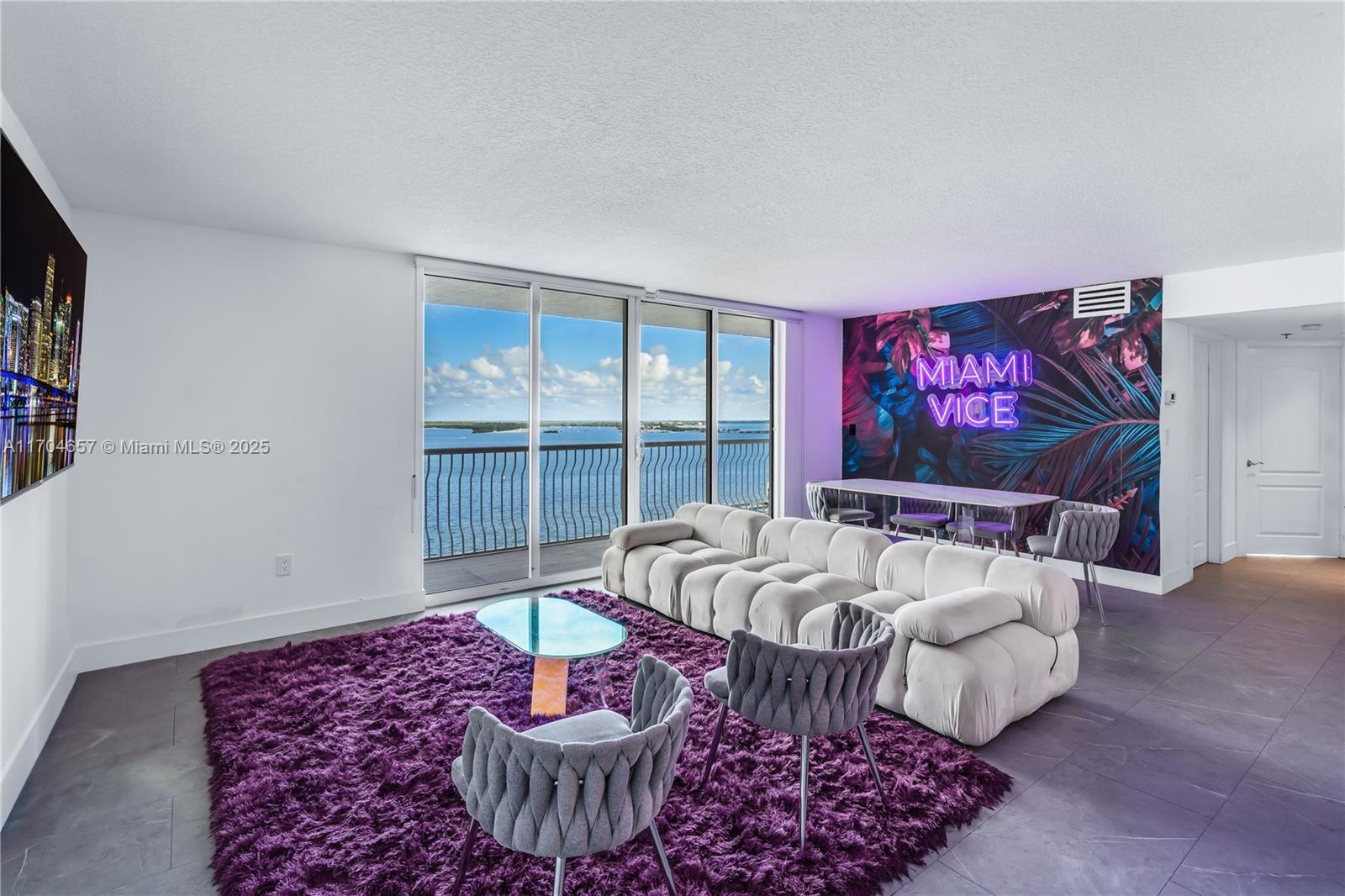 1200 Brickell Bay Dr # 1701