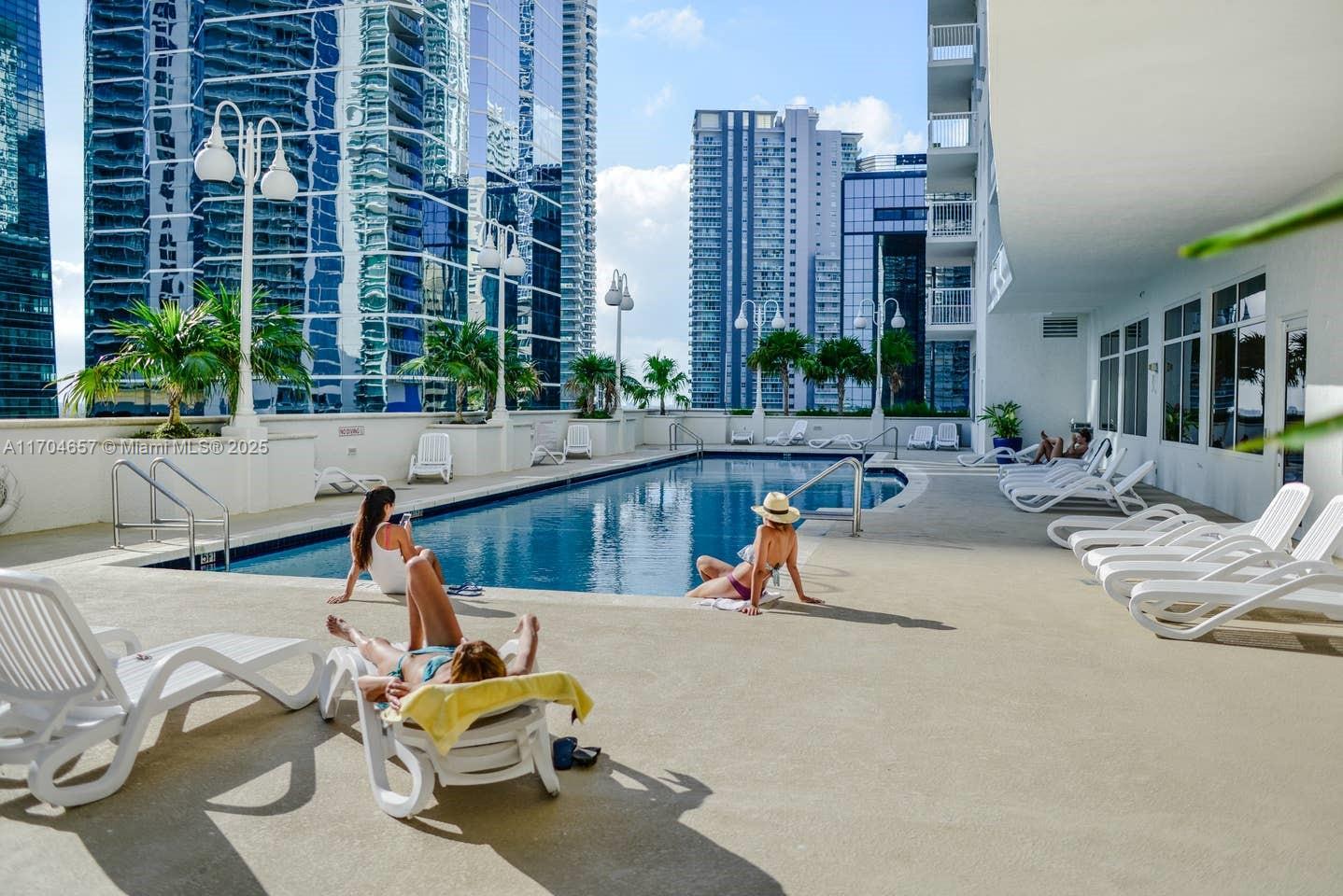 1200 Brickell Bay Dr # 1701