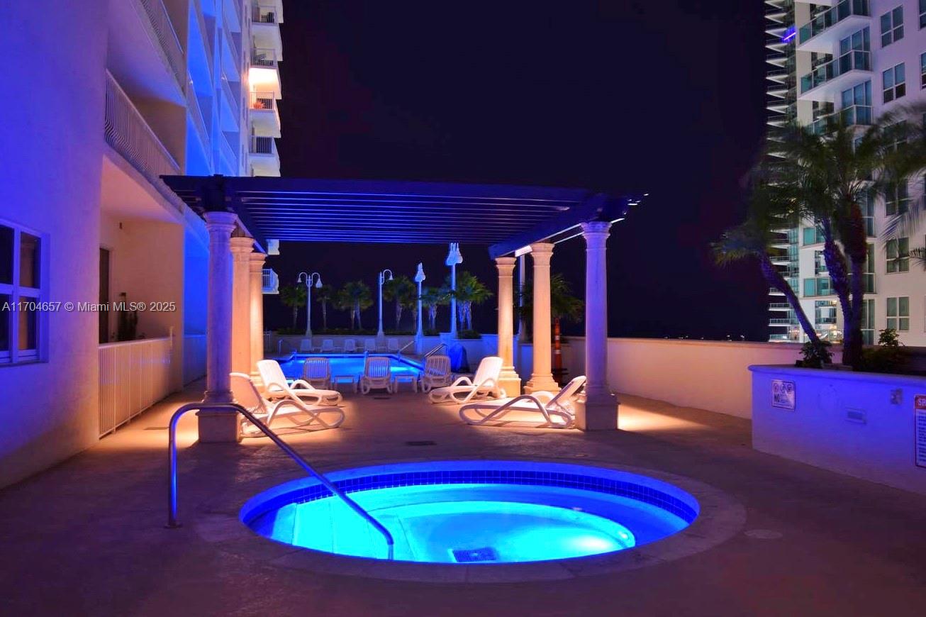 1200 Brickell Bay Dr # 1701