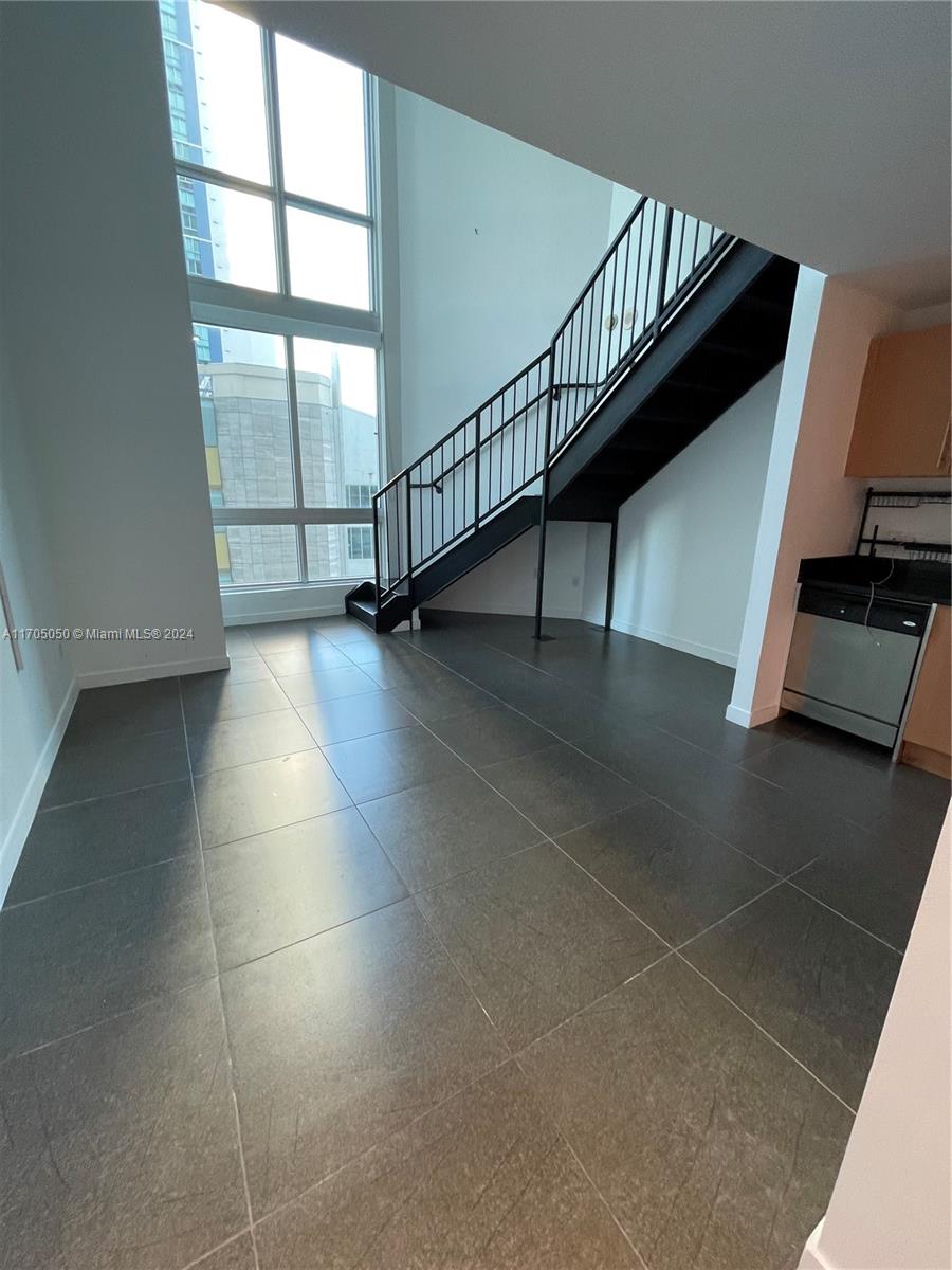 300 S Biscayne Blvd # 630 Unit: L-630