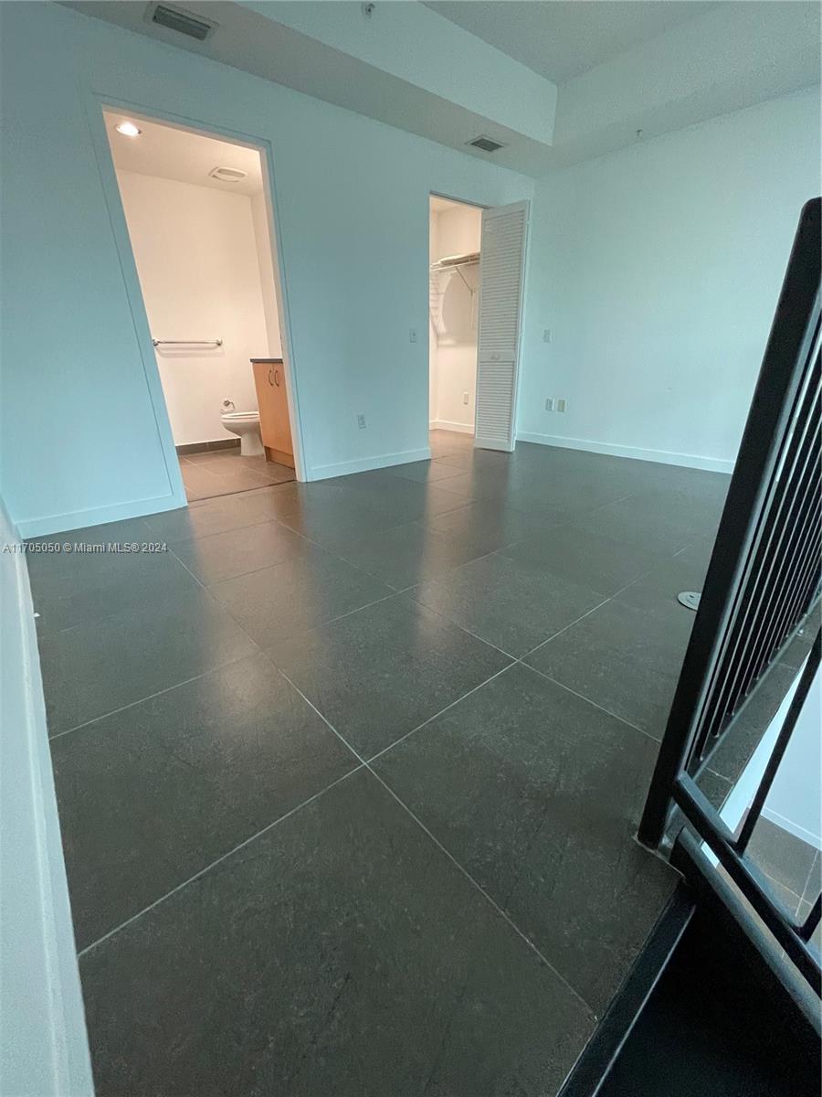 300 S Biscayne Blvd # 630 Unit: L-630