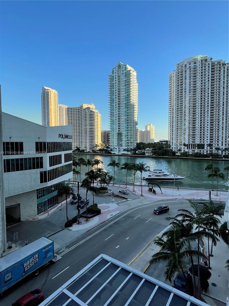300 S Biscayne Blvd # 630 Unit: L-630