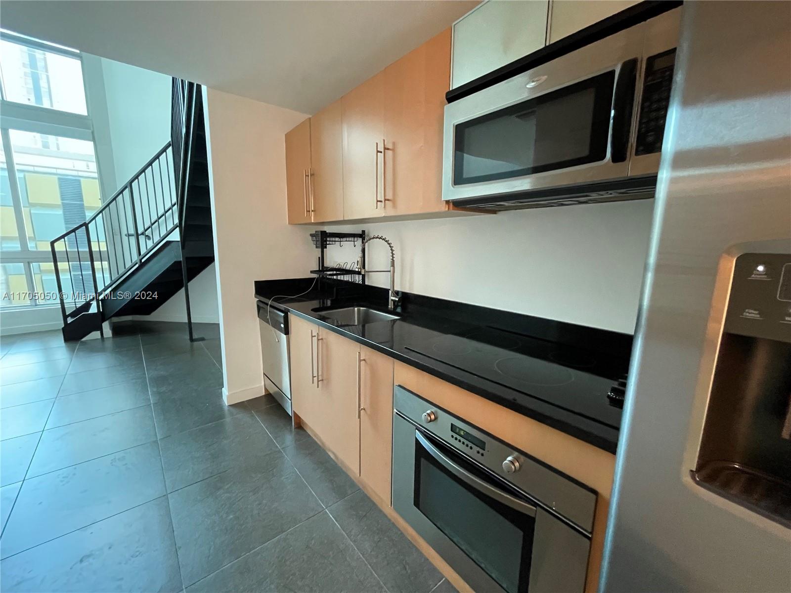 300 S Biscayne Blvd # 630 Unit: L-630