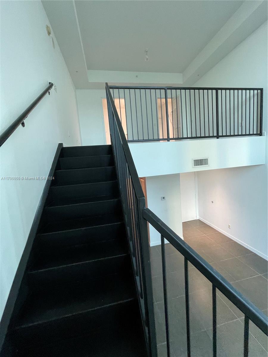 300 S Biscayne Blvd # 630 Unit: L-630