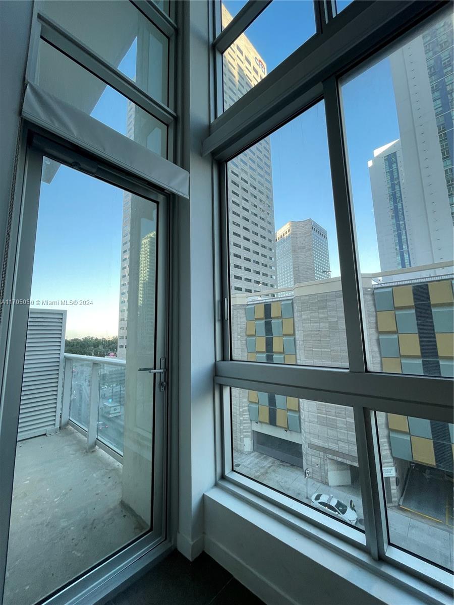 300 S Biscayne Blvd # 630 Unit: L-630