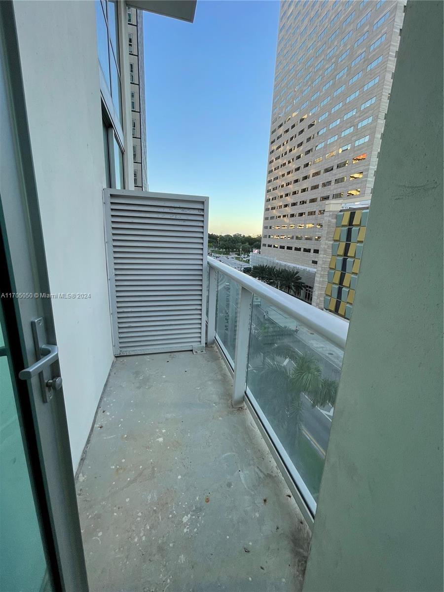 300 S Biscayne Blvd # 630 Unit: L-630