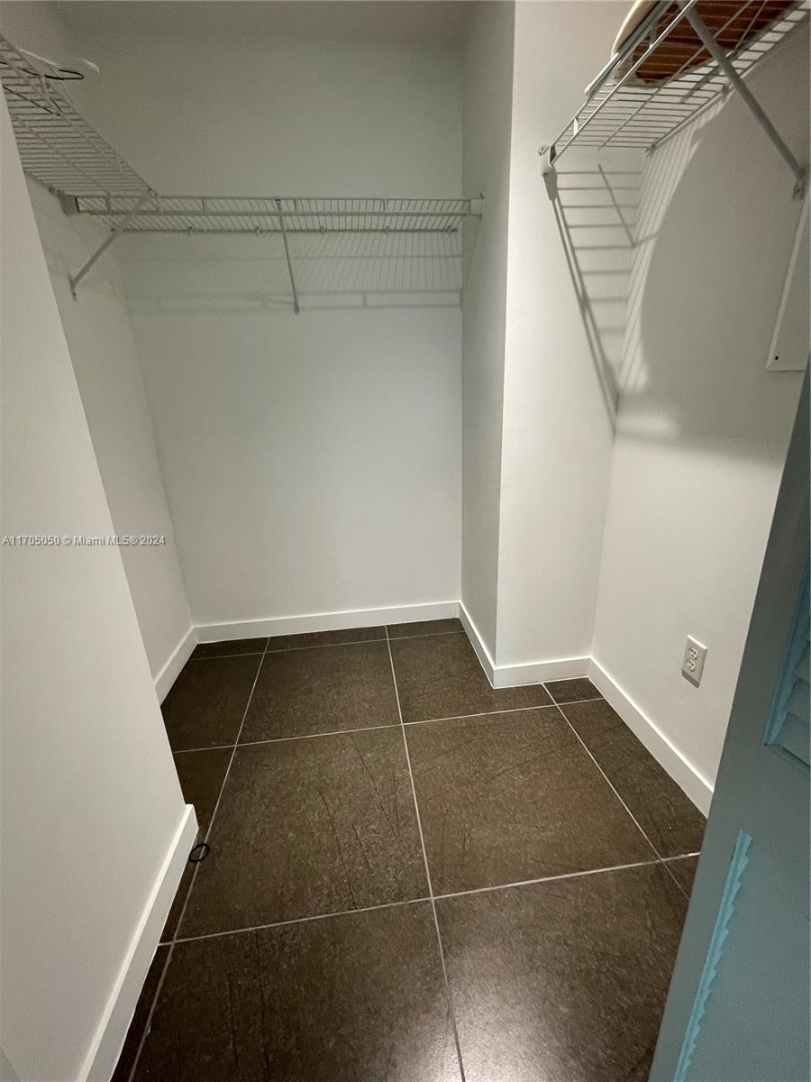 300 S Biscayne Blvd # 630 Unit: L-630