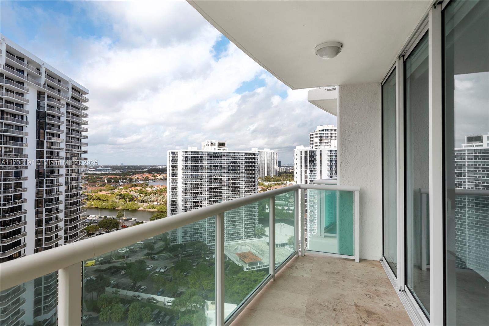 20201 E Country Club Dr # 1902