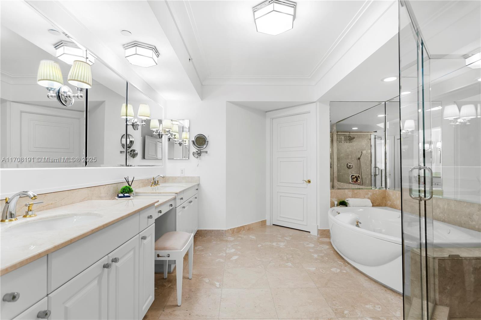 20201 E Country Club Dr # 1902