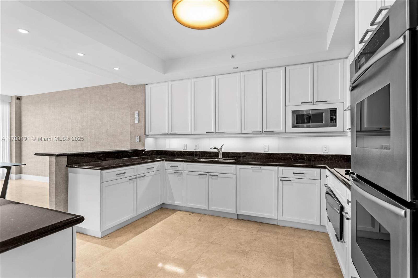 20201 E Country Club Dr # 1902