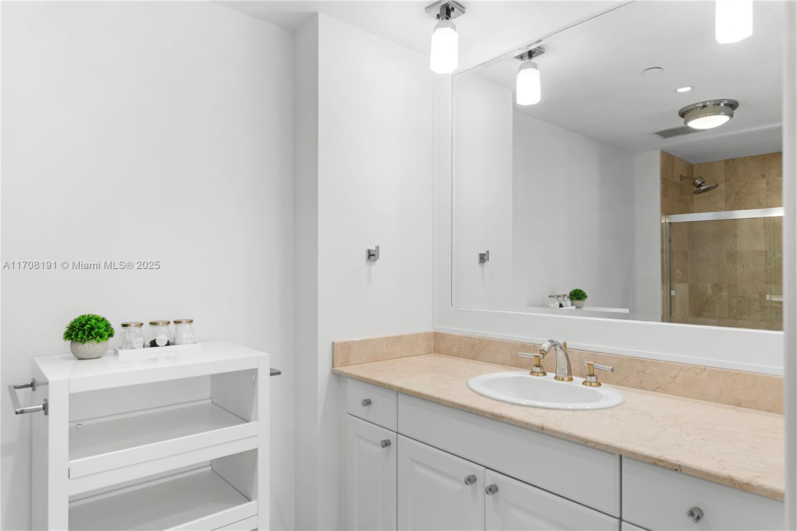 20201 E Country Club Dr # 1902