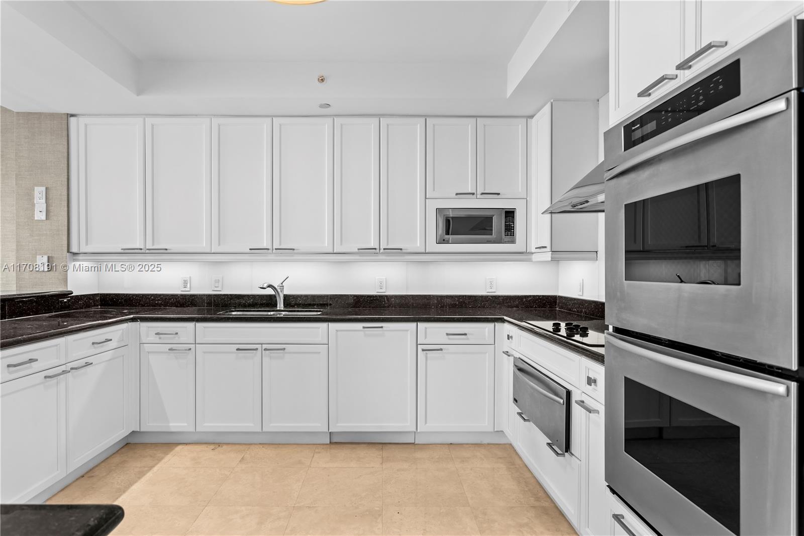 20201 E Country Club Dr # 1902