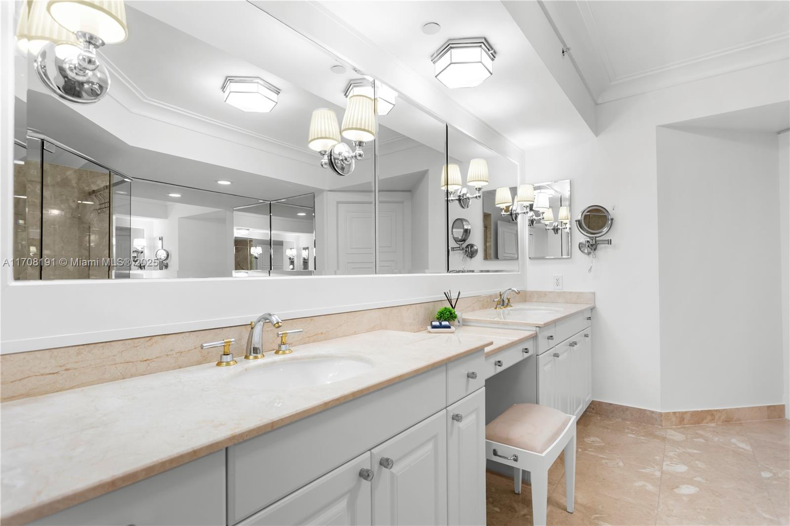 20201 E Country Club Dr # 1902