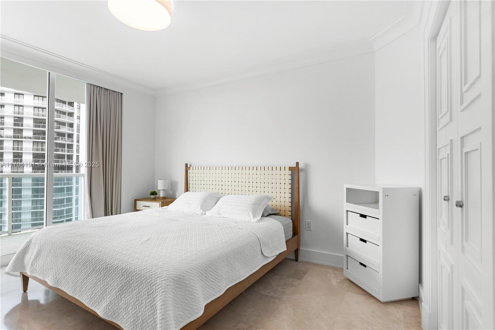 20201 E Country Club Dr # 1902