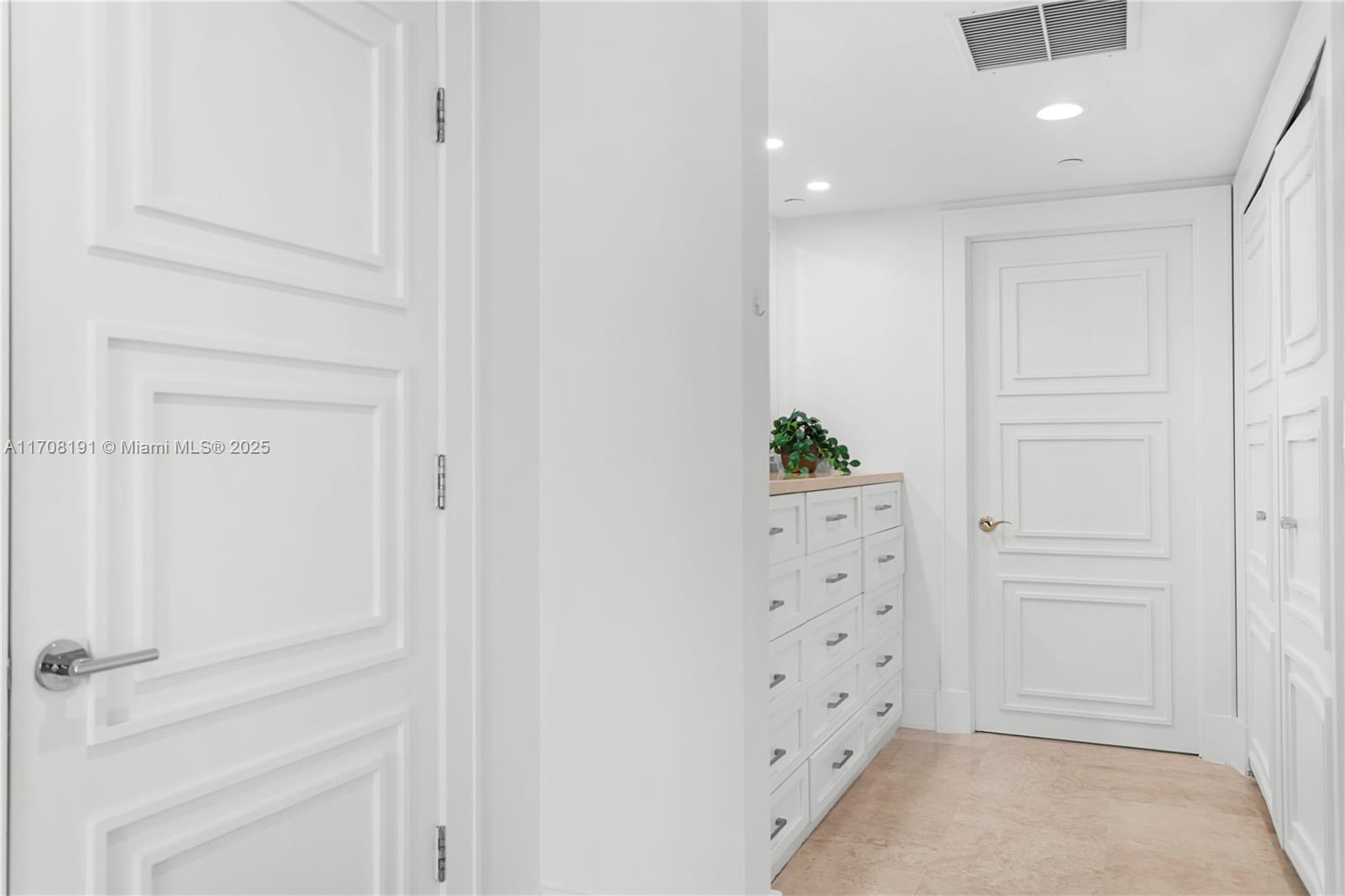 20201 E Country Club Dr # 1902
