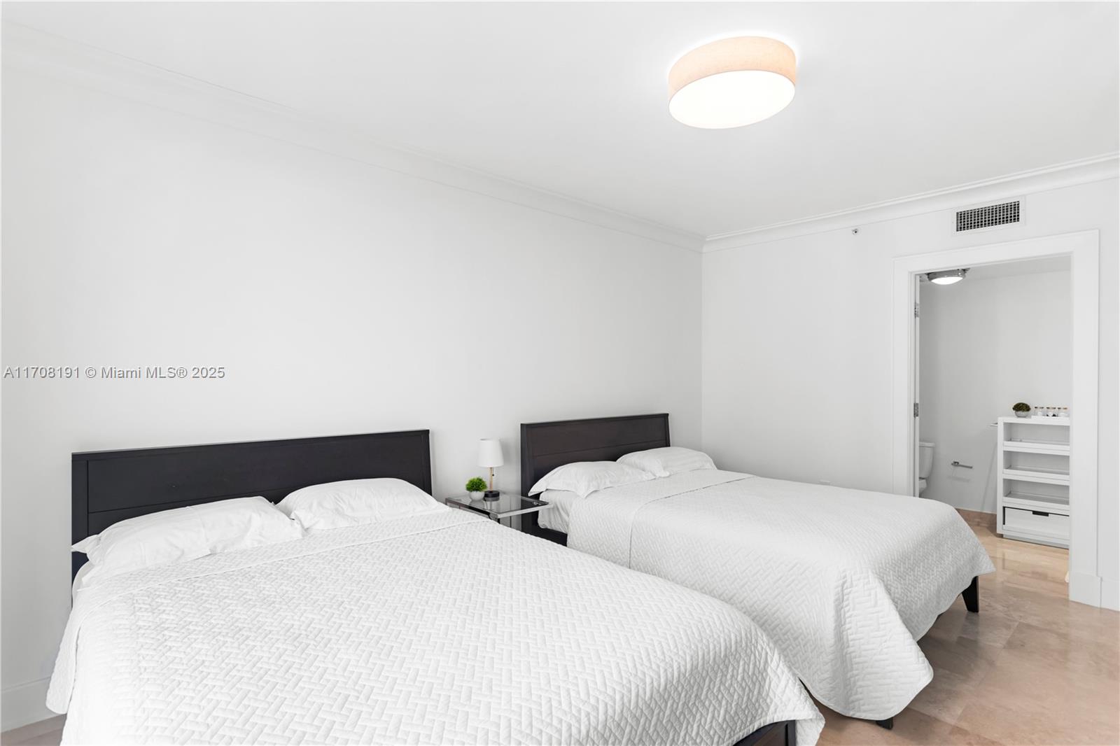 20201 E Country Club Dr # 1902