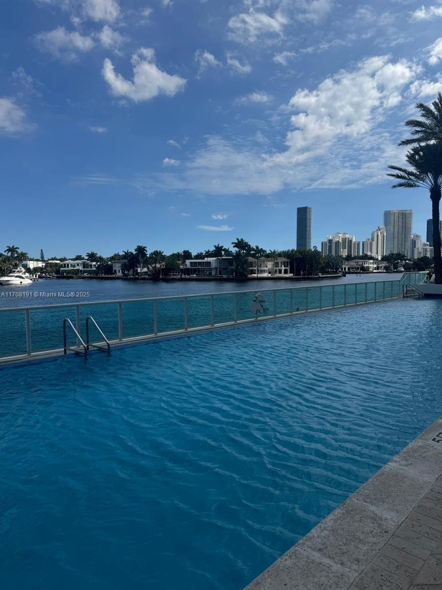 20201 E Country Club Dr # 1902