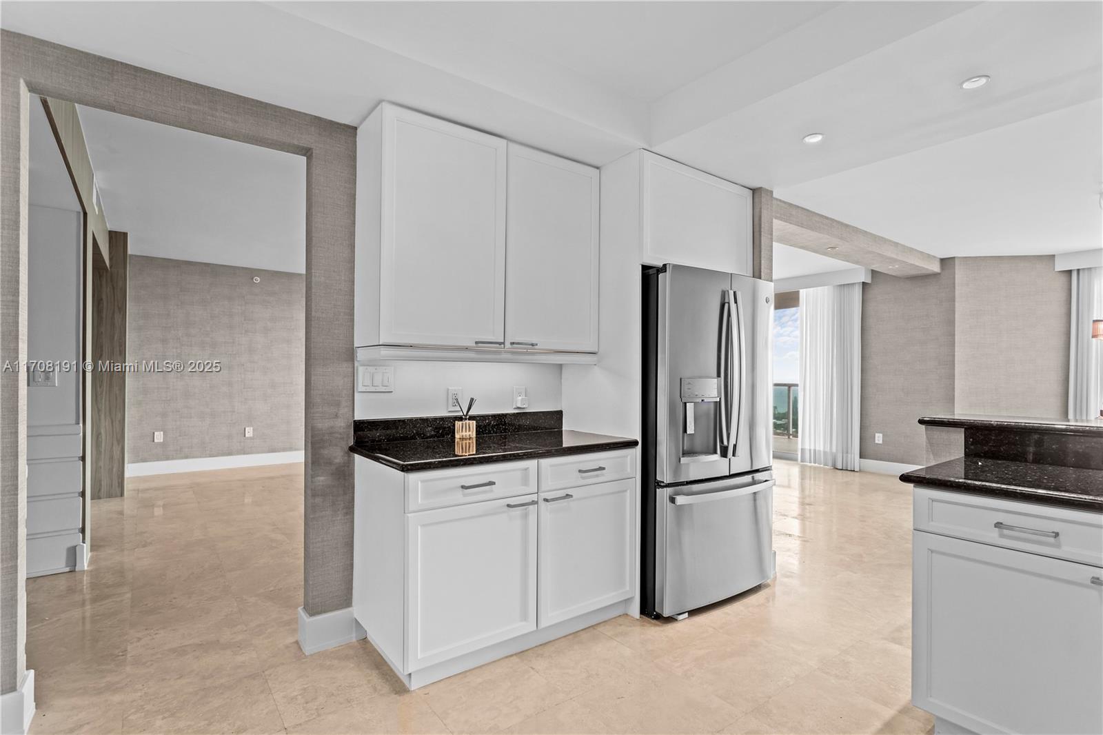 20201 E Country Club Dr # 1902