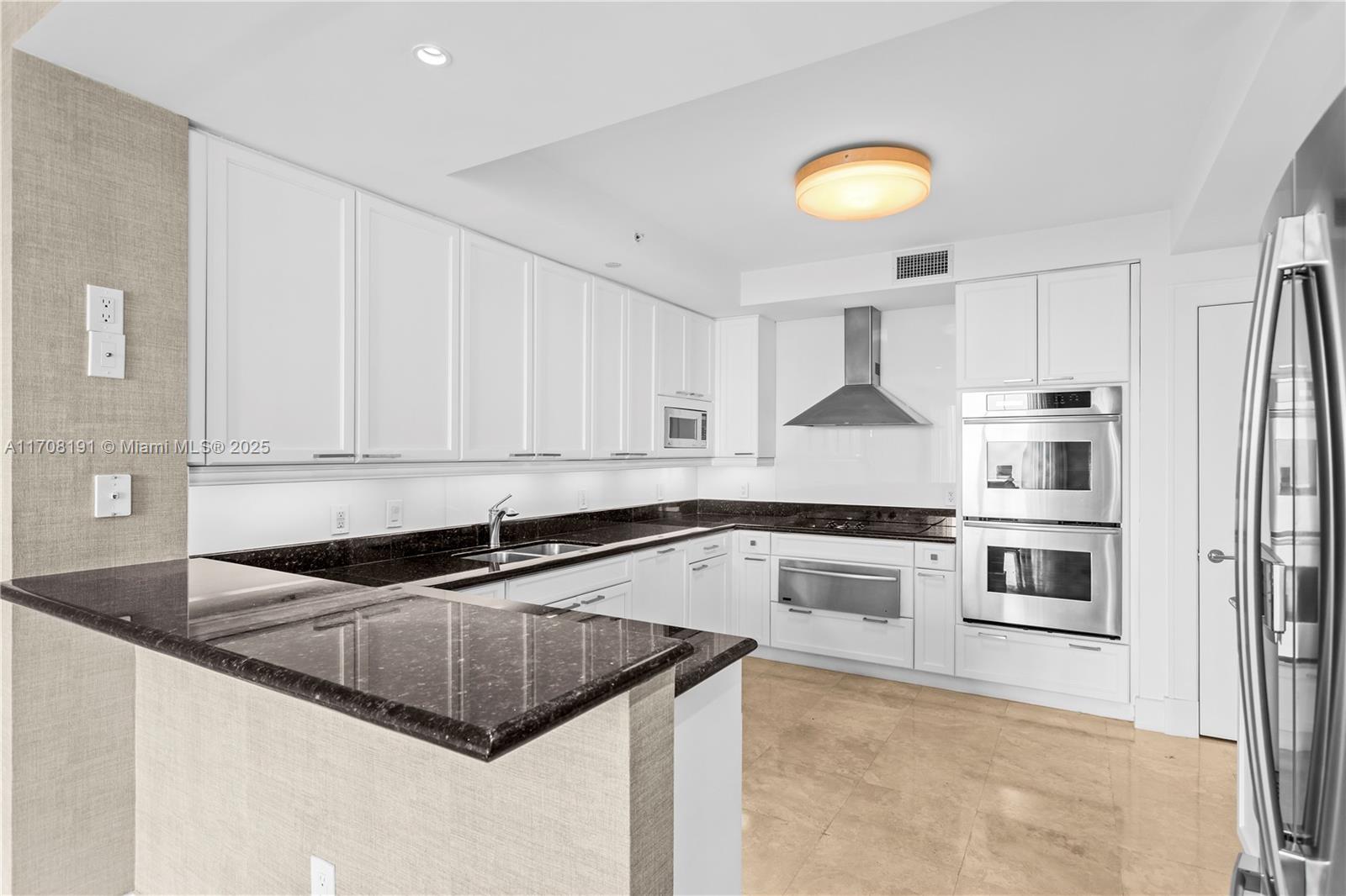 20201 E Country Club Dr # 1902