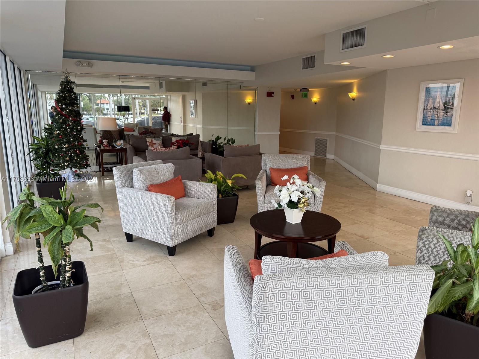 5313 Collins Ave # 207