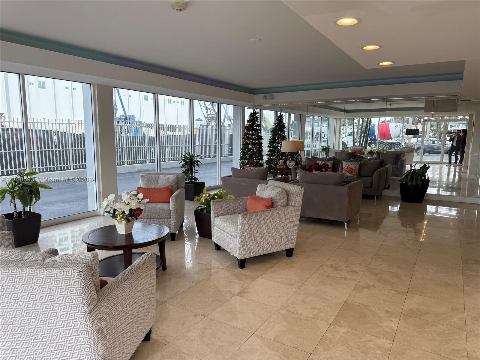 5313 Collins Ave # 207