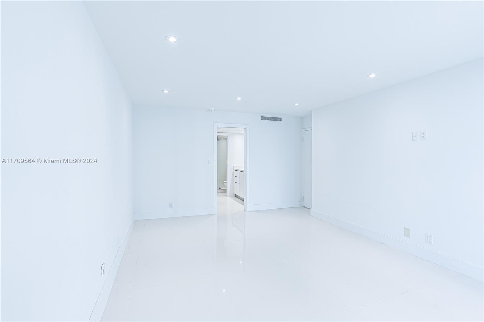 100 Bayview Dr # 1615