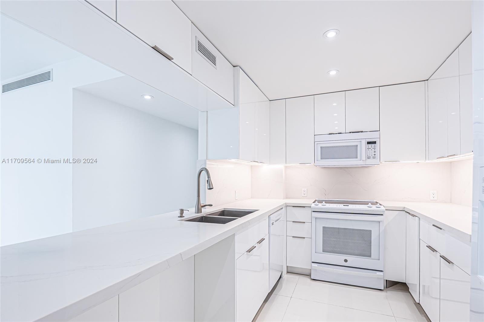 100 Bayview Dr # 1615