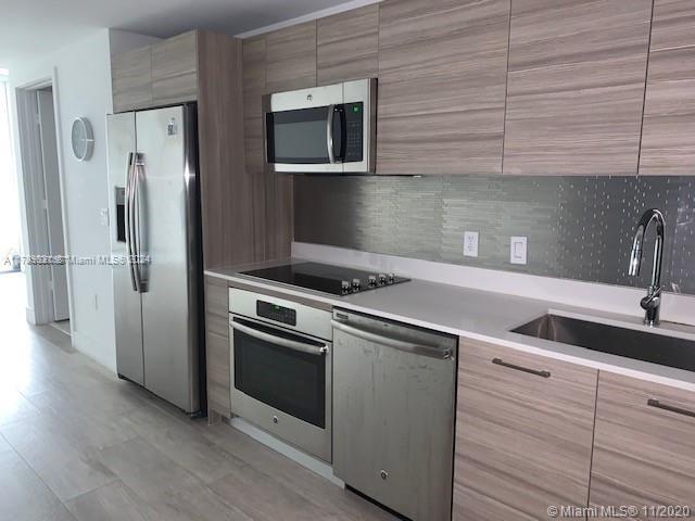 121 NE 34th St # 1214