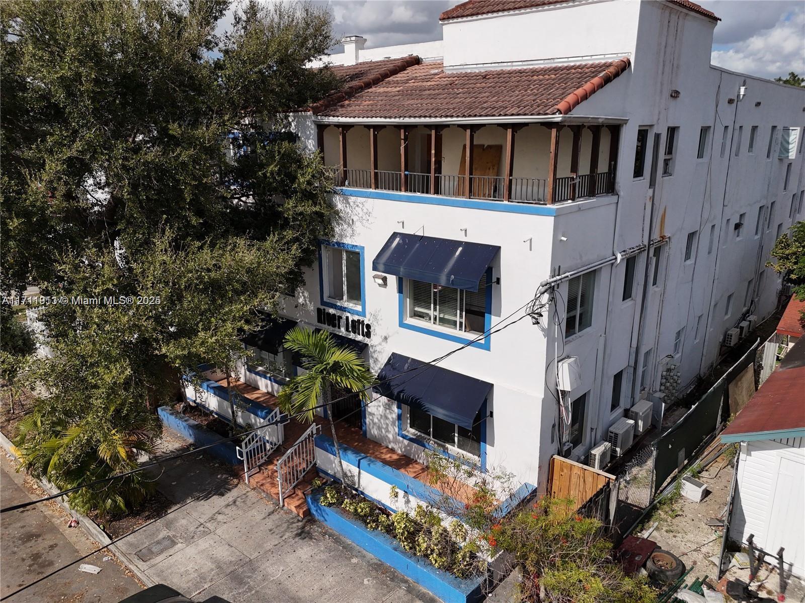 1021 NW 3rd St # 306