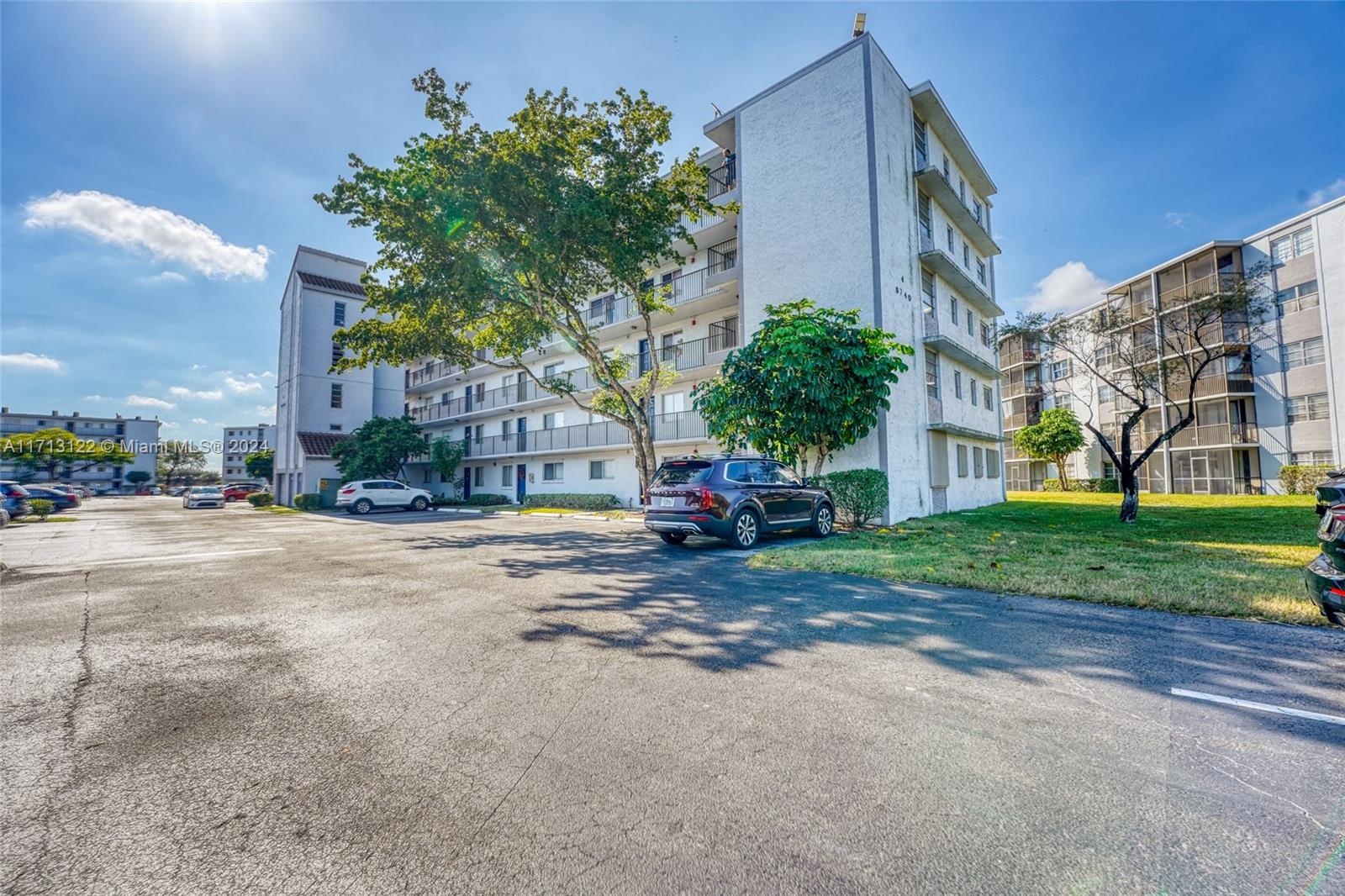 8740 N Sherman Cir # 306
