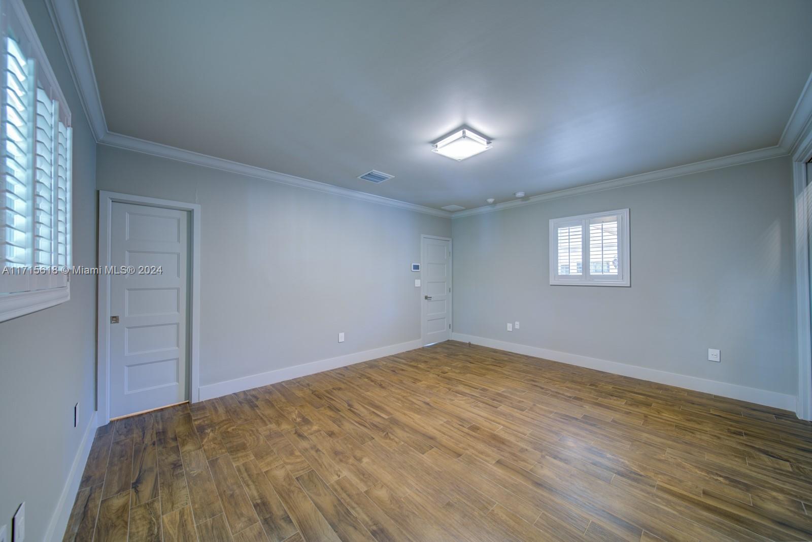 800 Valencia Ave
