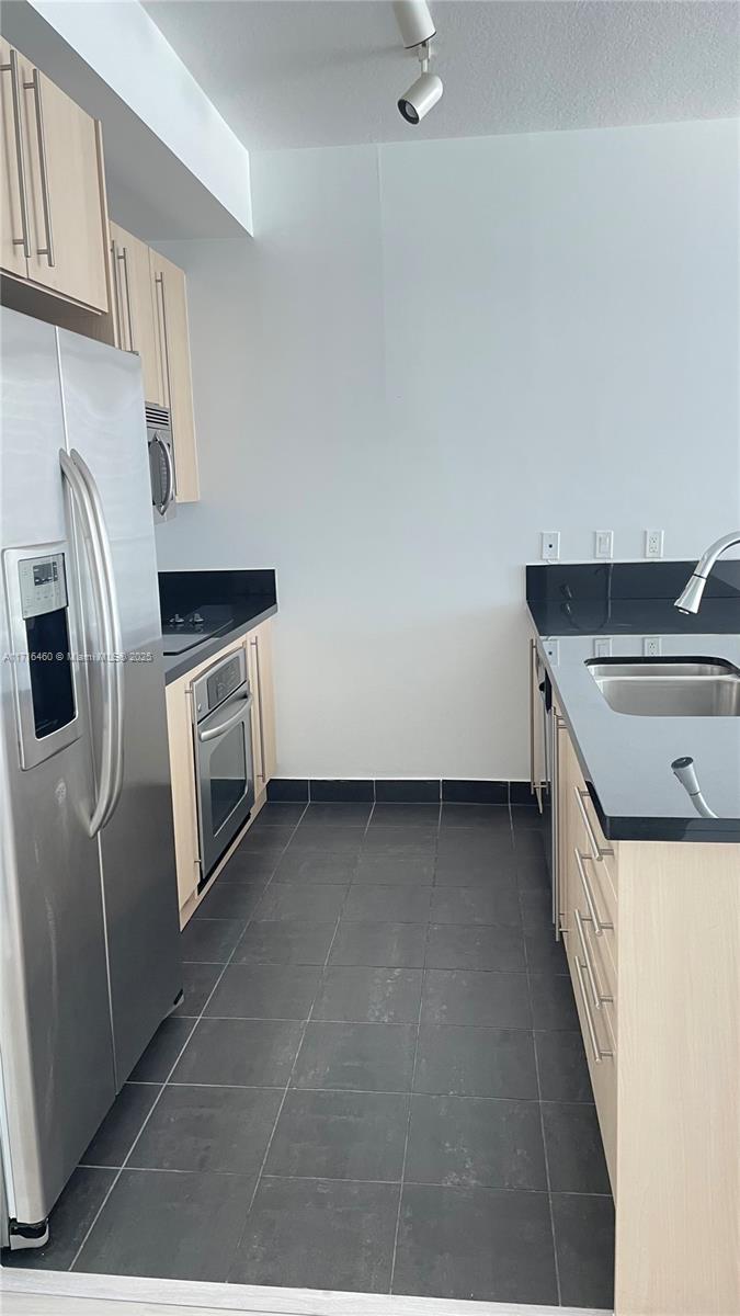 1111 SW 1st Ave Unit: 2224-N