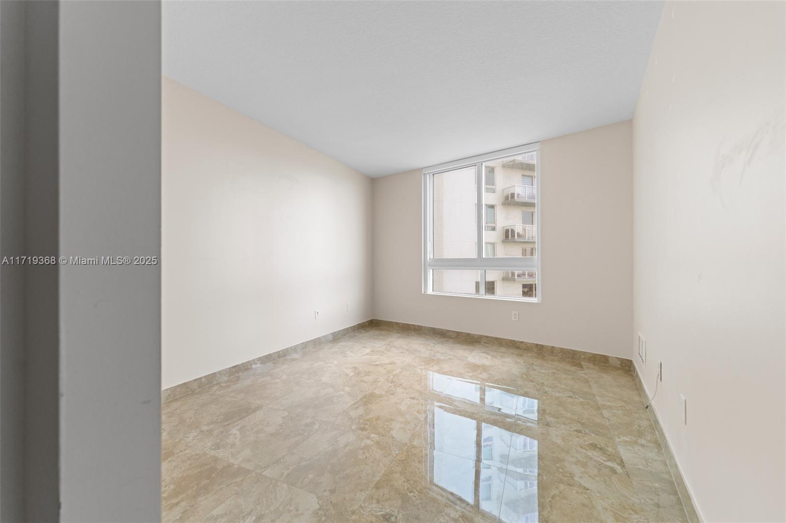 1900 N Bayshore Dr # 1819