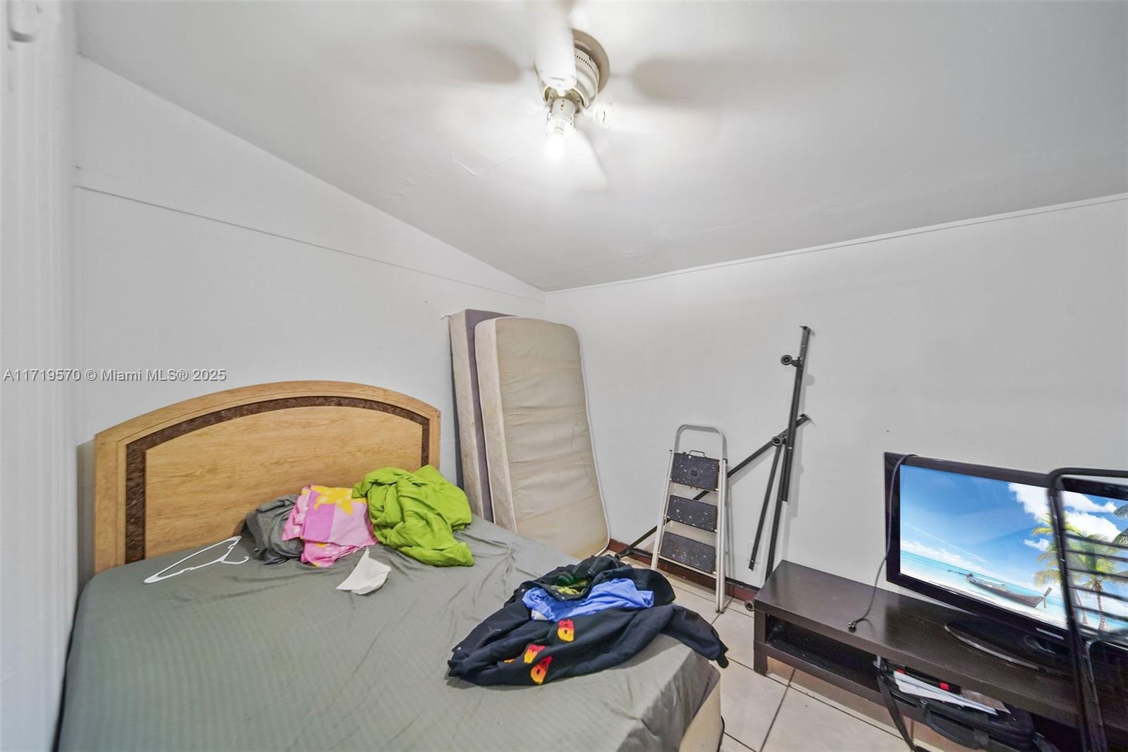 2286 NW 35th St