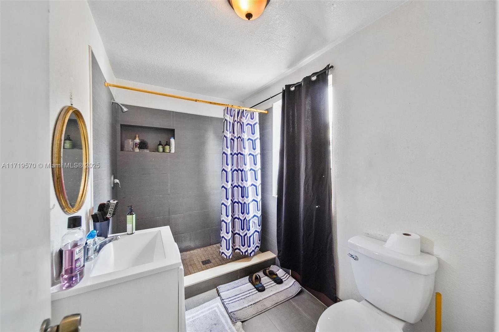2286 NW 35th St