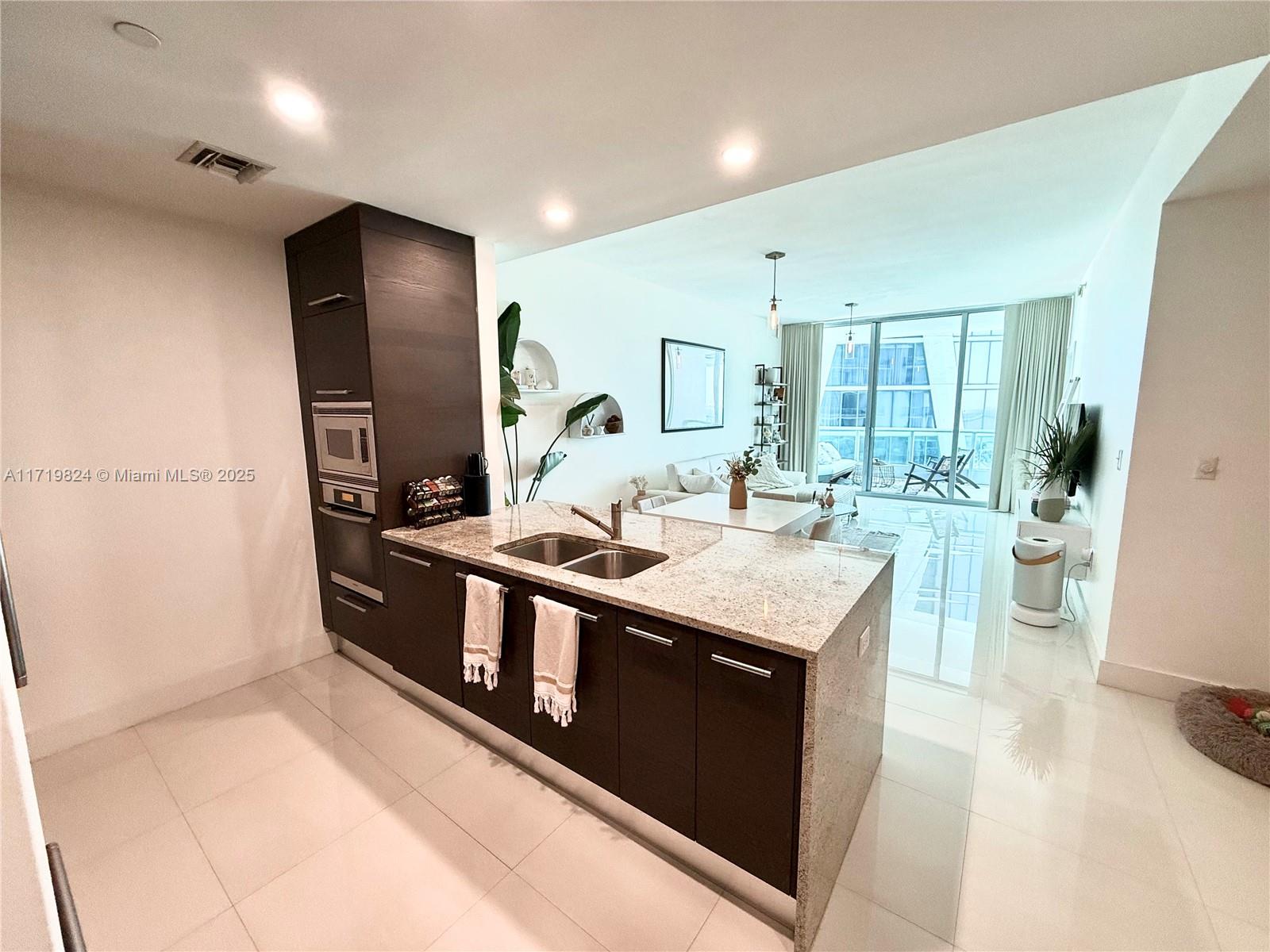 900 Biscayne Blvd # 3110