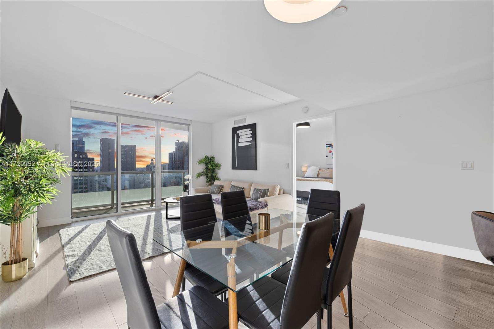 50 Biscayne Blvd # 1911