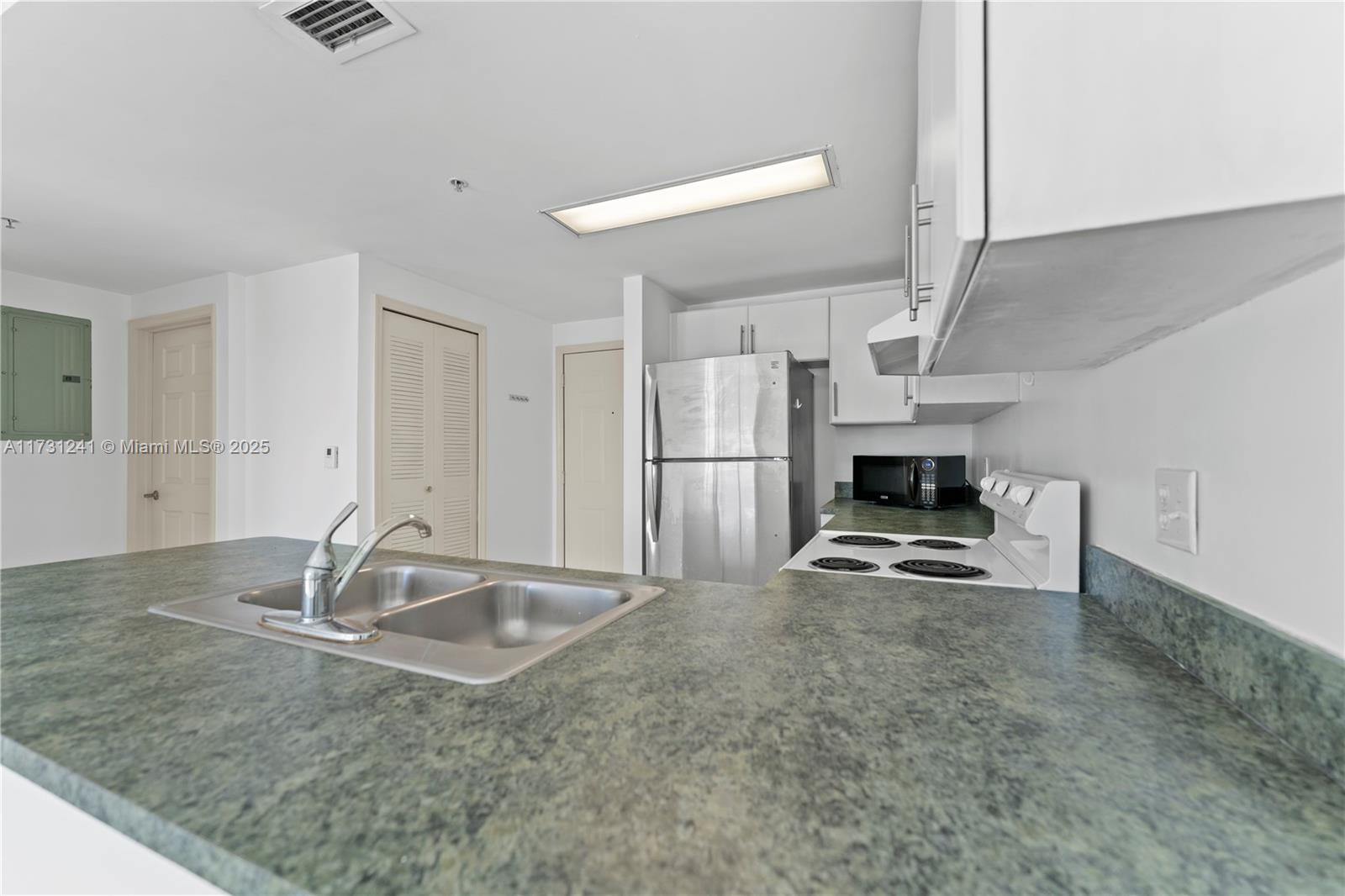 3410 Coral Way # 706
