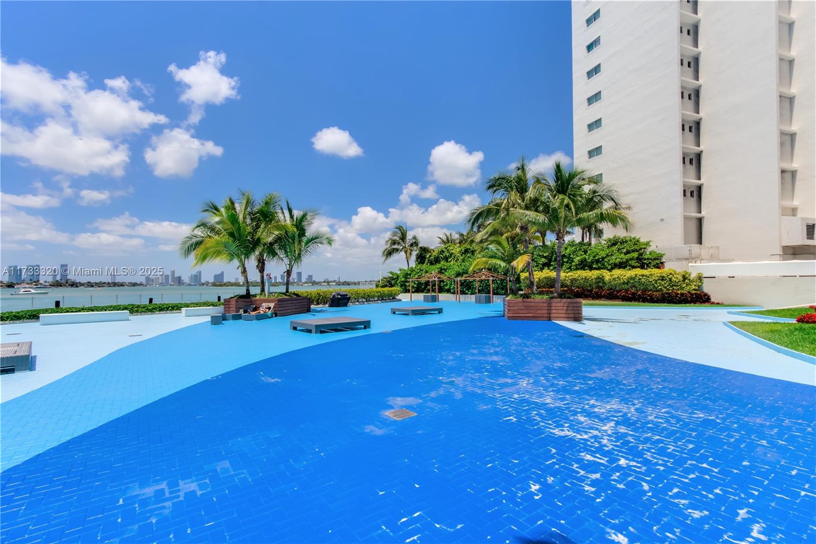 1125 West Ave # 2