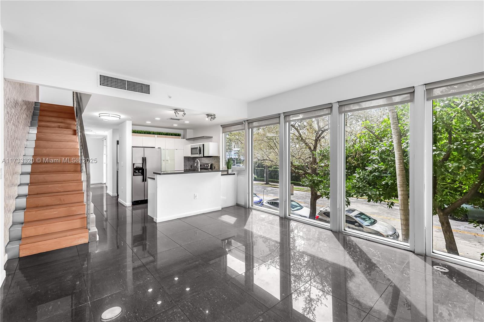 1125 West Ave # 2