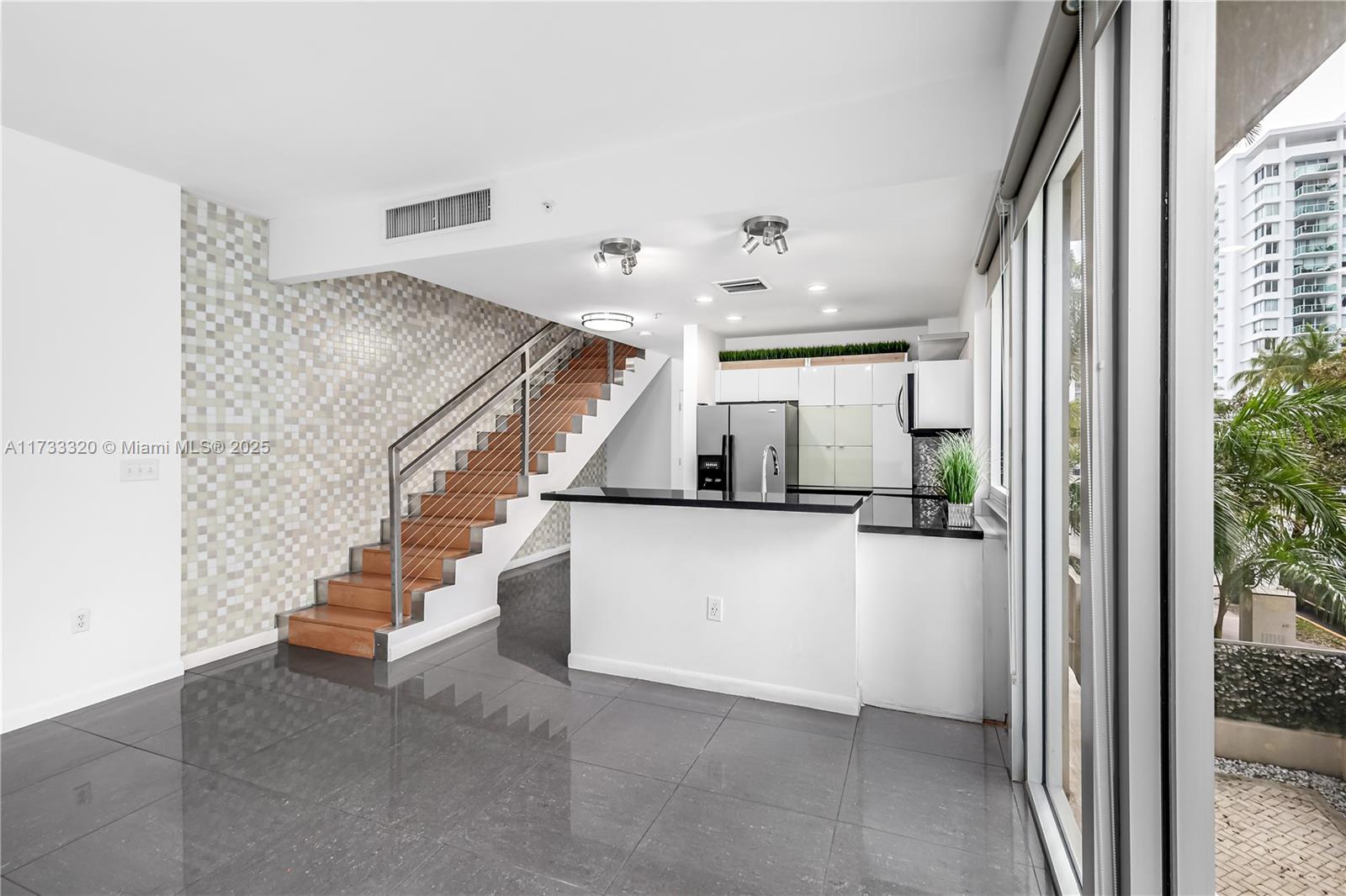 1125 West Ave # 2