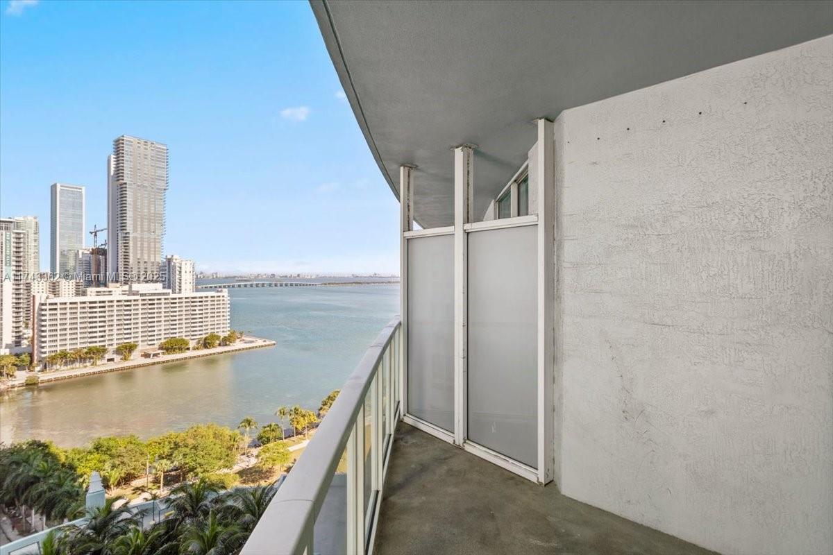 1900 N Bayshore Dr # 1810