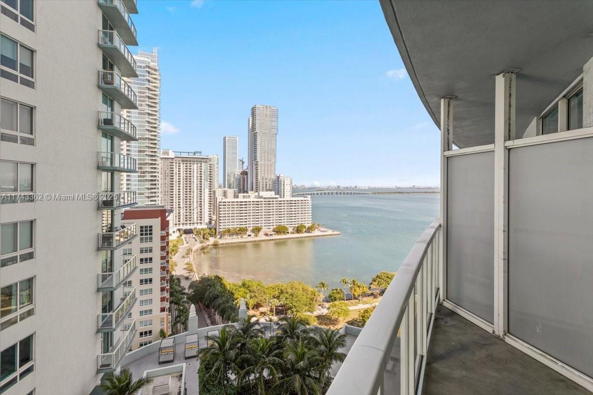 1900 N Bayshore Dr # 1810