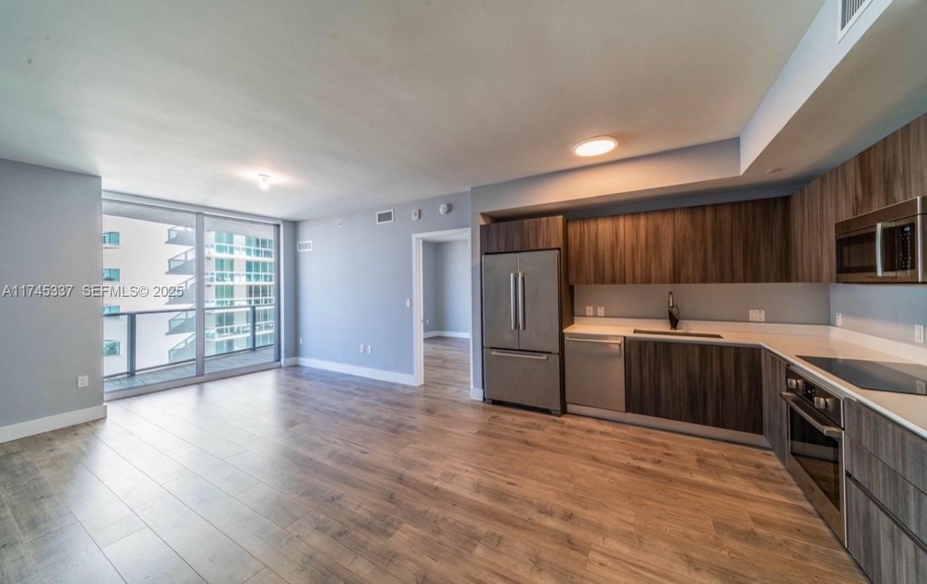 488 Ne 18th 2403
