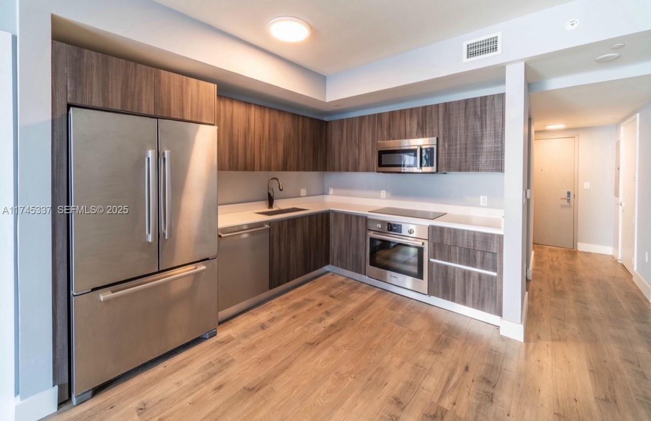 488 Ne 18th 2403
